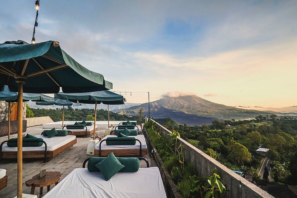 batur mountain view